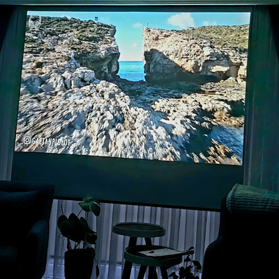 200x200 projeksiyon sinema perdesi