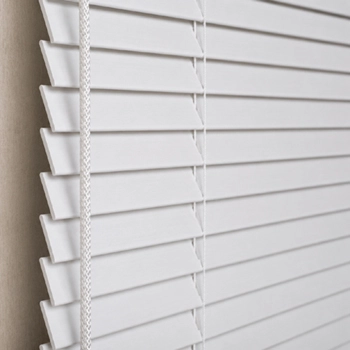 Beyaz Ahşap Görünümlü 25 mm Pvc Jaluzi Perde