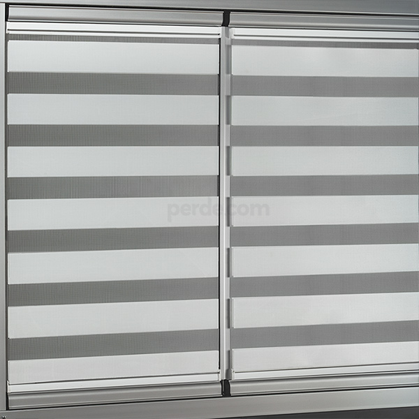Cam Balkon ve Sürgülü Cam için Yapıştırmalı Zebra Perde Fiyatı <font color='#0000CD'>275,00 TL / m2</font>