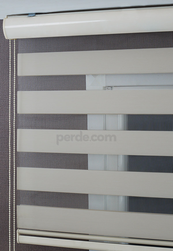 Düz Renk Zebra Perdeler Fiyatı <font color='#0000CD'>300,00 TL / m2</font>