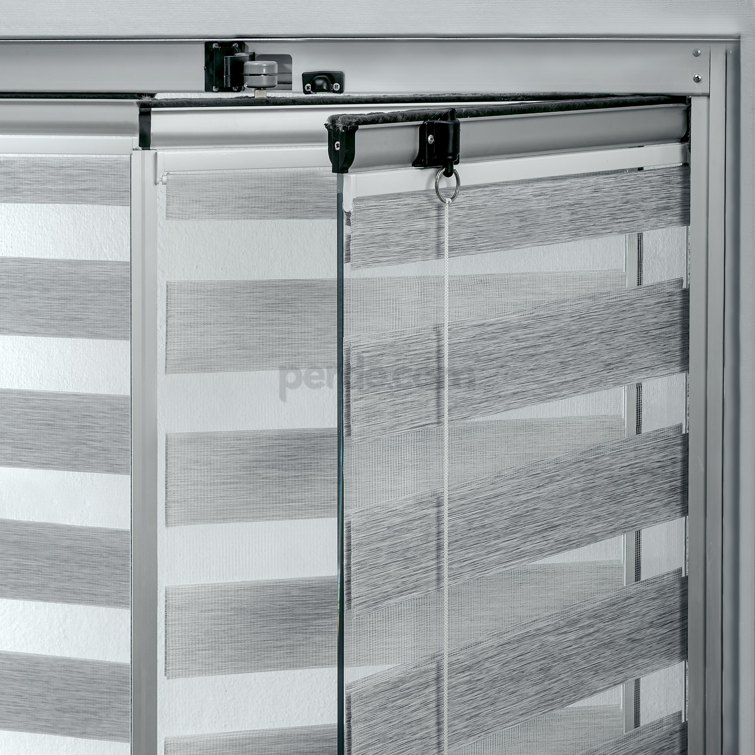 Cam Balkon İçin Cam Üstü Yapıştırmalı Zebra Perde Fikirleri