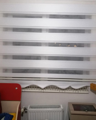 Boncuklu zebra perde beyaz
