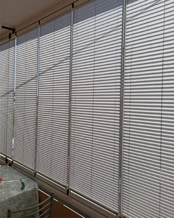 Cam balkon jaluzi perde