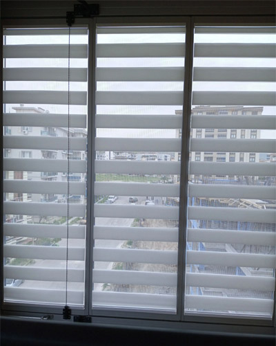 Cam balkon zebra perde
