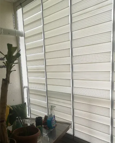 Cam balkona zebra perde
