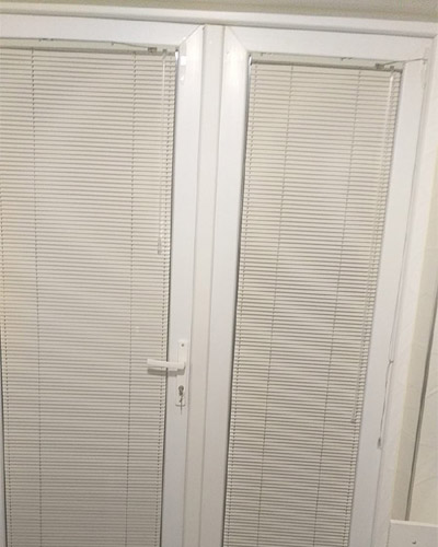 Cama takılan jaluzi