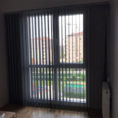Dikey yatak odası perdesi