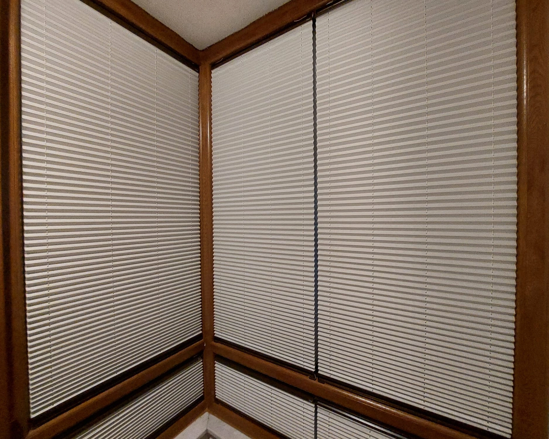 Cam Balkon Jaluzi
