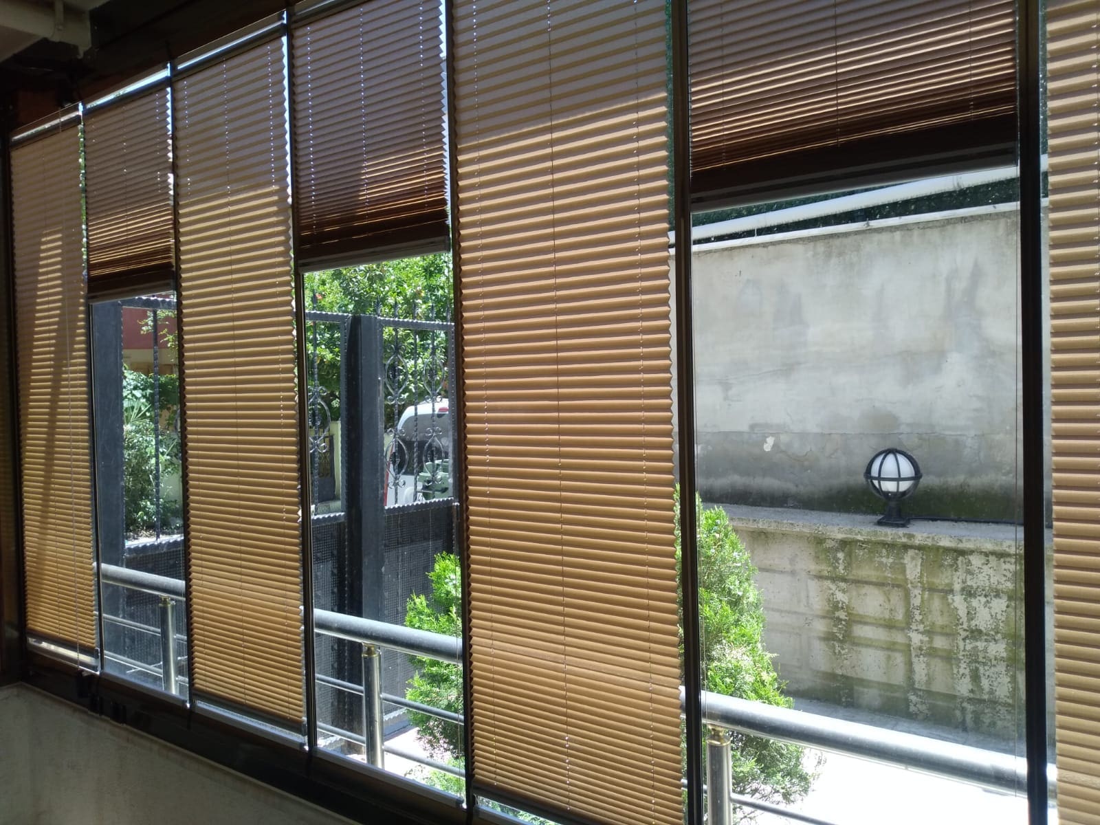 Cam Balkon Plise Katlamalı Perde Modelleri ve Fiyatları
