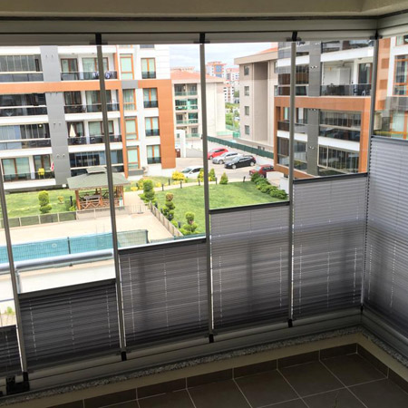 Plise cam balkon perdesi