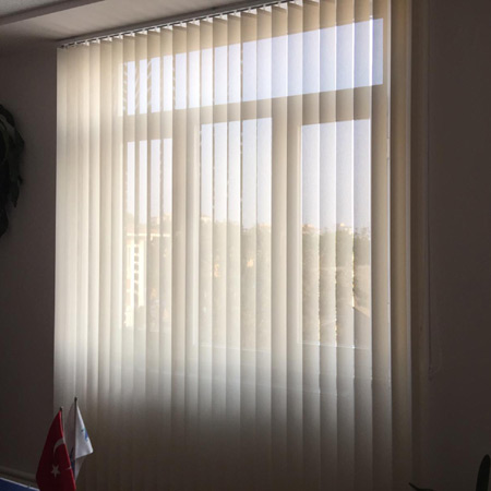 Sun screen dikey ofis perdeleri
