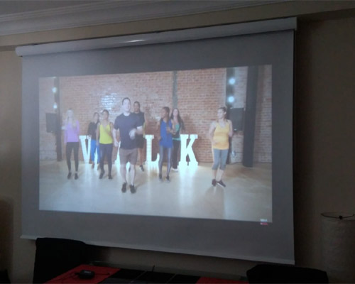 Tv yerine projeksiyon tavsiye ederim