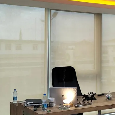 Uzaktan kumandalı motorlu sistem screen stor perde